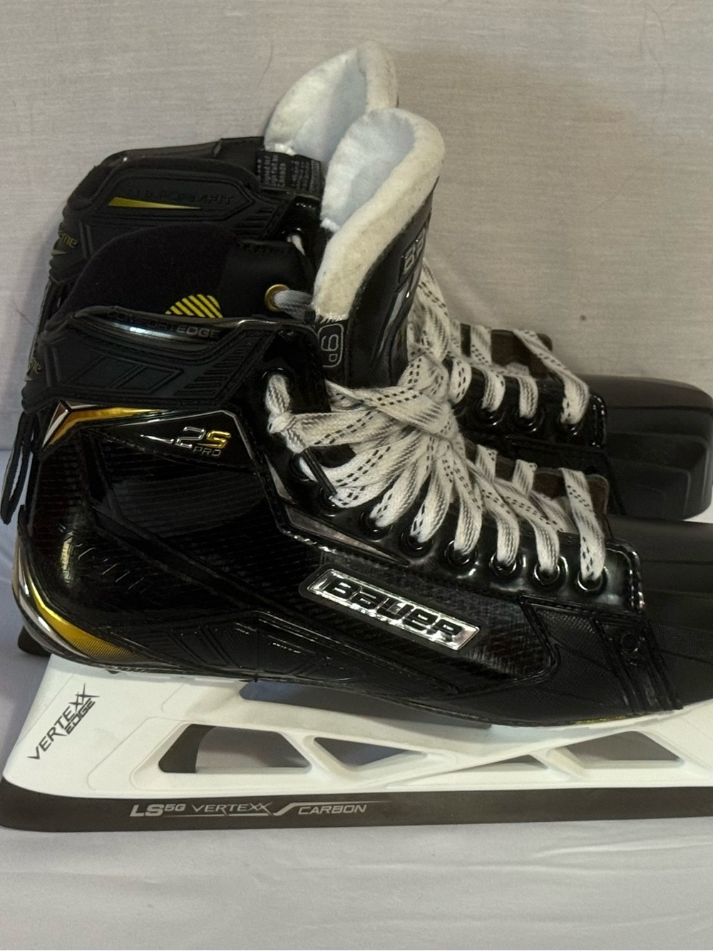 Bauer Supreme 2S Pro Senior Goalie Skates Size 9D Mint Condition